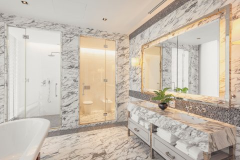 Condo in Bangkok, Thailand, 3 bedrooms  № 180881 - photo 28