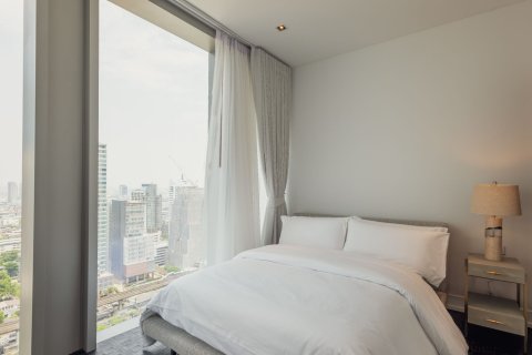 Condo in Bangkok, Thailand, 3 bedrooms  № 180881 - photo 17