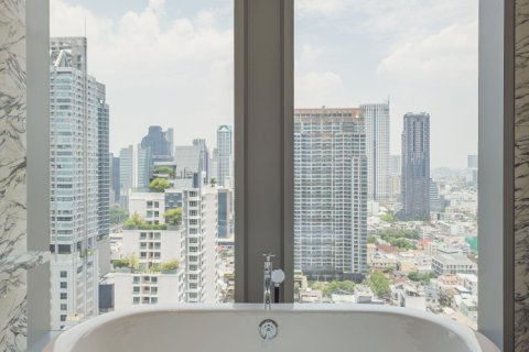 Condo in Bangkok, Thailand, 3 bedrooms  № 180881 - photo 18