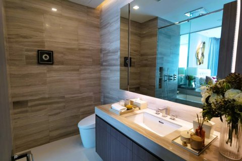 Condo in Bangkok, Thailand, 3 bedrooms  № 180877 - photo 11