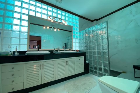 Villa in Hua Hin, Thailand 6 bedrooms № 168349 - photo 22