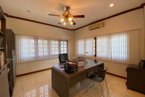 Villa in Hua Hin, Thailand 6 bedrooms № 168349 - photo 26