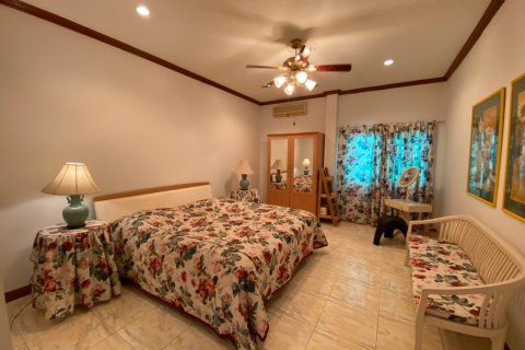Villa in Hua Hin, Thailand 6 bedrooms № 168349 - photo 23