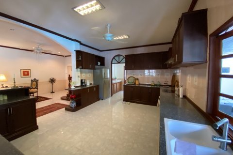 Villa in Hua Hin, Thailand 6 bedrooms № 168349 - photo 13