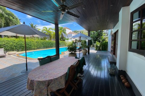 Villa in Hua Hin, Thailand 6 bedrooms № 168349 - photo 7