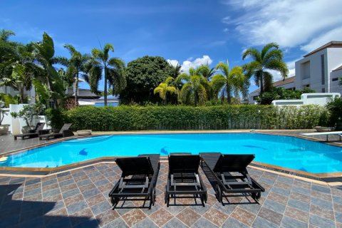 Villa in Hua Hin, Thailand 6 bedrooms № 168349 - photo 4