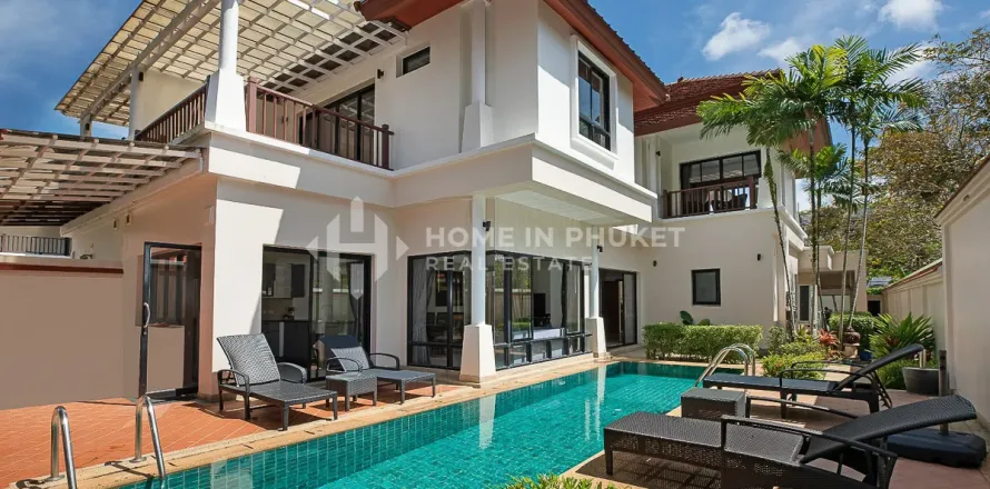 House in Phuket, Thailand 4 bedrooms № 209549