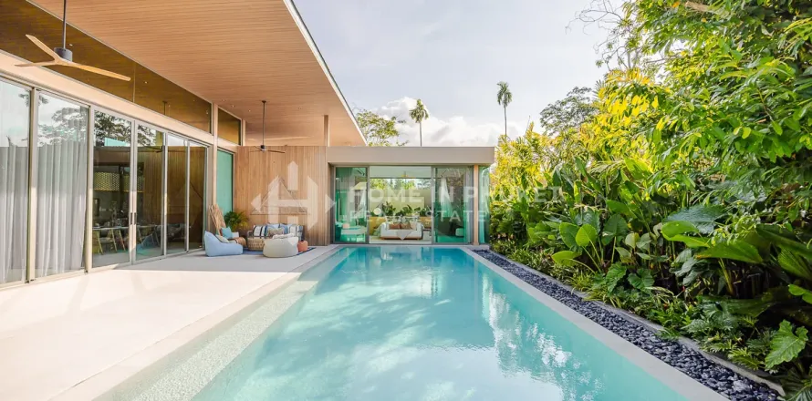 House in Phuket, Thailand 4 bedrooms № 209547