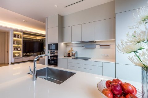 Condo in Bangkok, Thailand, 2 bedrooms  № 180853 - photo 21