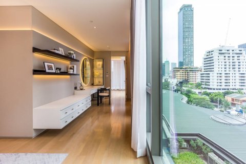 Condo in Bangkok, Thailand, 2 bedrooms  № 180853 - photo 28