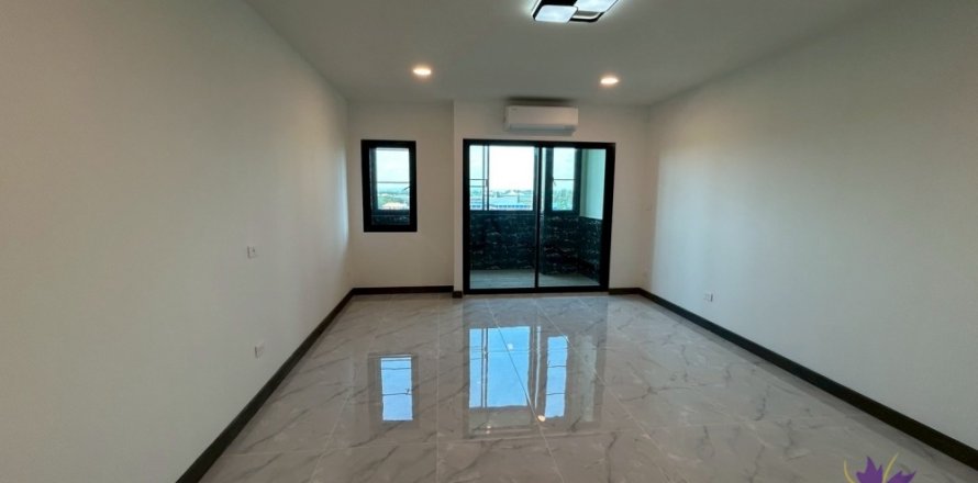 Condo in Saraphi, Thailand, 1 bedroom № 205573