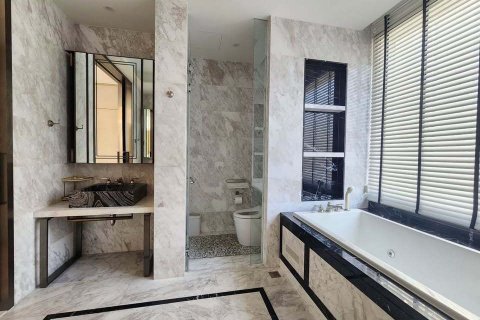 Condo à Khlong San, Bangkok, Thaïlande, 2 chambres  № 171892 - photo 8