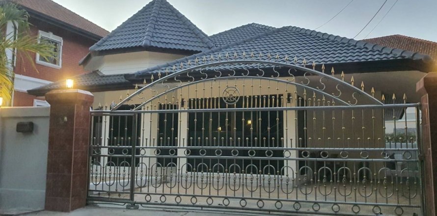 Villa in Pattaya, Thailand 3 bedrooms № 171893