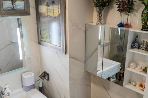 Studio dans le Condo à Pattaya, Thaïlande  № 141375 - photo 4