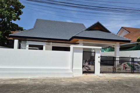 Дом в Пхукете, Таиланд с 3 спальнями  № 152209 - фото 1