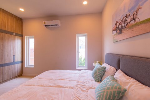 Villa in Hua Hin, Thailand 4 Schlafzimmer № 221949 - Foto 29
