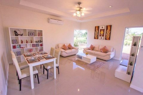 Villa in Pran Buri, Thailand 2 Schlafzimmer № 221951 - Foto 4