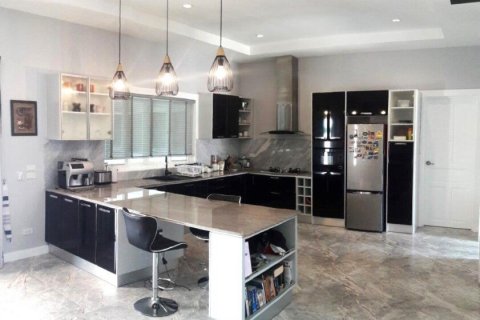 Villa in Pran Buri, Thailand 2 Schlafzimmer № 221951 - Foto 7