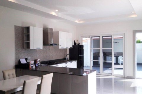Villa in Pran Buri, Thailand 2 Schlafzimmer № 221951 - Foto 6