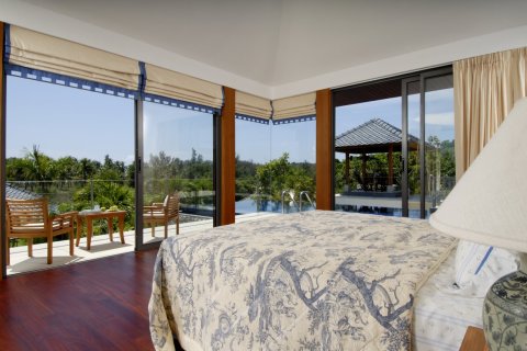 Villa in Rawai, Thailand 4 bedrooms № 223245