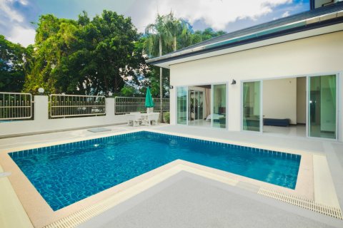 Villa in Kathu, Thailand 6 bedrooms № 223244