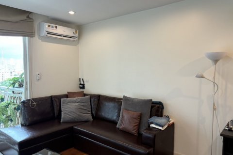 Studio in the Condo in Watthana, Bangkok, Thailand  № 142405 - photo 4