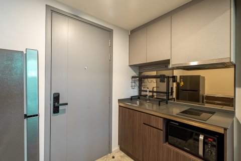 Студия в кондо в Ваттхане, Бангкок, Таиланд № 142420 - фото 2