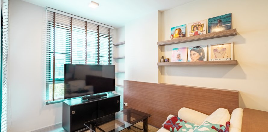 Studio in the Condo in Watthana, Bangkok, Thailand  № 142420