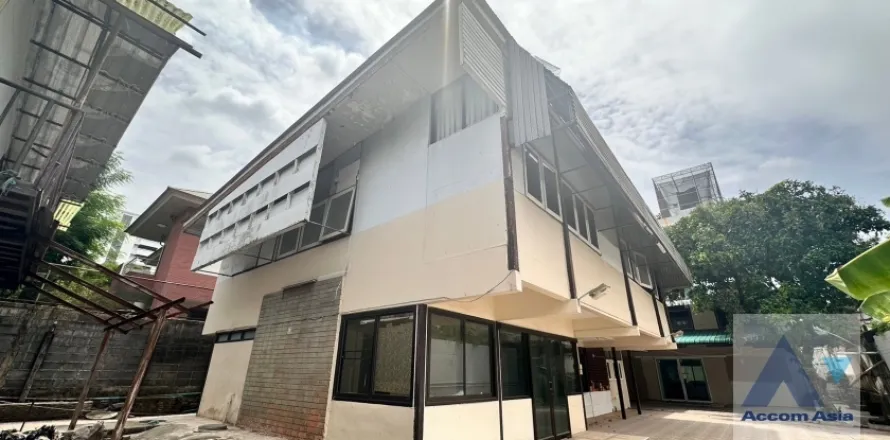 Studio in Watthana, Bangkok, Thailand № 219859