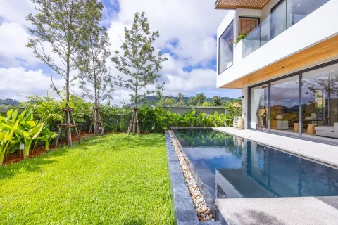 Villa in Phuket, Thailand 3 bedrooms № 115423 - photo 11