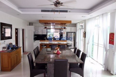 Maison à Pattaya, Thaïlande 4 chambres № 197274 - photo 3