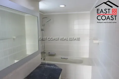Condominio de 2 dormitorios en Jomtien Beach, Pattaya, Tailandia № 213772 - foto 22
