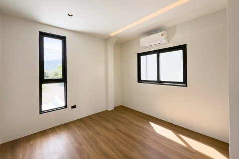 Chalet de 3 dormitorios en Pattaya, Tailandia № 233019 - foto 14