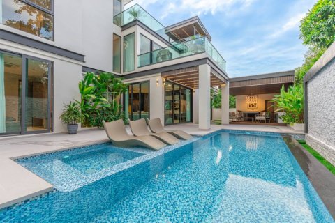 Villa à Sattahip, Thaïlande 7 chambres № 172647