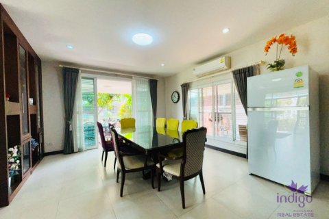 House in Chiang Mai, Thailand 6 bedrooms № 162648 - photo 4