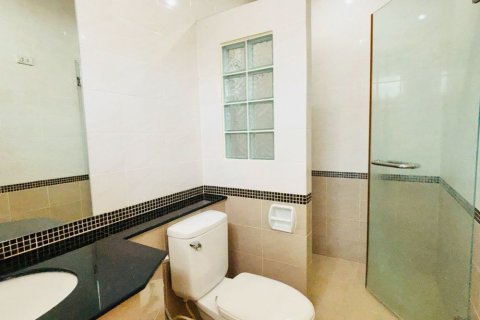 House in Chiang Mai, Thailand 6 bedrooms № 162648 - photo 14