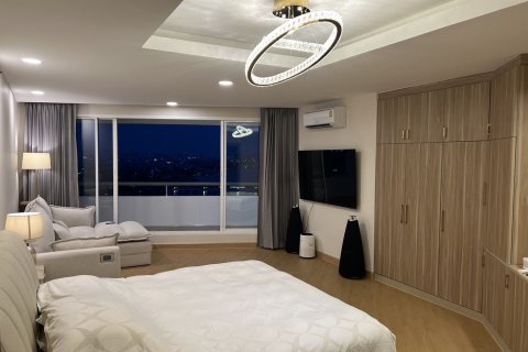 Пентхаус в Банг Пхлате, Бангкок, Таиланд с 4 спальнями  № 156096 - фото 3