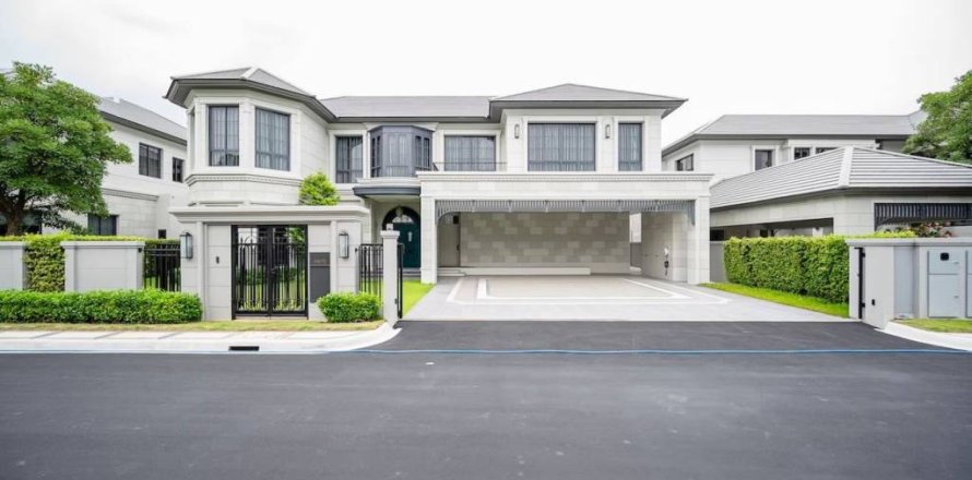 Maison à Bang Kapi, Bangkok, Thaïlande 4 chambres № 152379