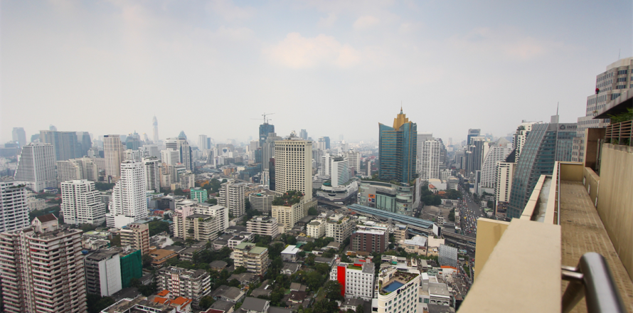 Condo in Bangkok, Thailand, 3 bedrooms № 201983