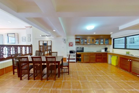 Townhouse in Hua Hin, Thailand 4 bedrooms № 157286 - photo 3