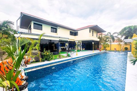 Maison à Pattaya, Thaïlande 5 chambres № 197354