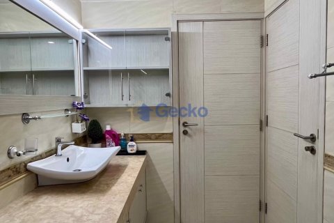 Condo in Pattaya, Thailand, 1 bedroom № 197351 - photo 22