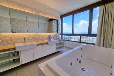 Condo in Pattaya, Thailand, 3 bedrooms № 197356 - photo 16