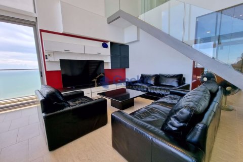 Condo in Pattaya, Thailand, 3 bedrooms № 197356 - photo 5