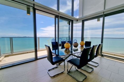 Condo in Pattaya, Thailand, 3 bedrooms № 197356 - photo 6