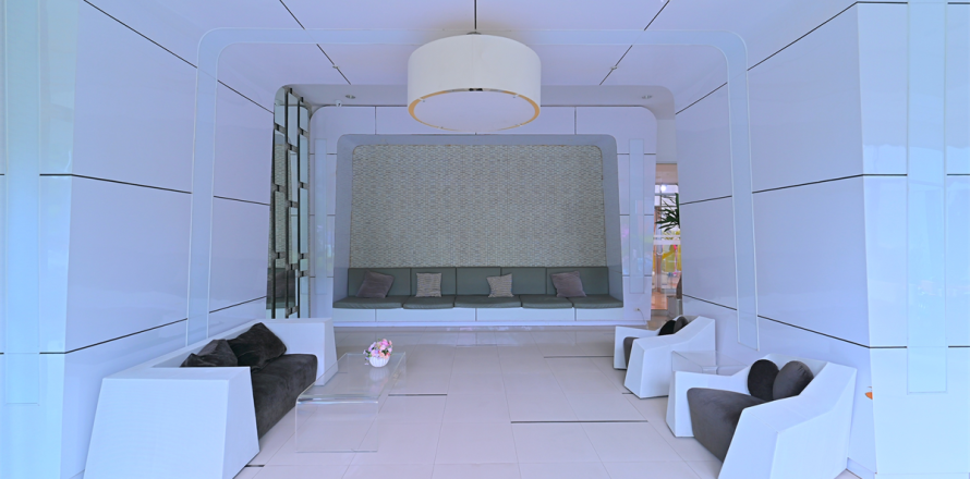 Condo in Bangkok, Thailand, 2 bedrooms  № 197400
