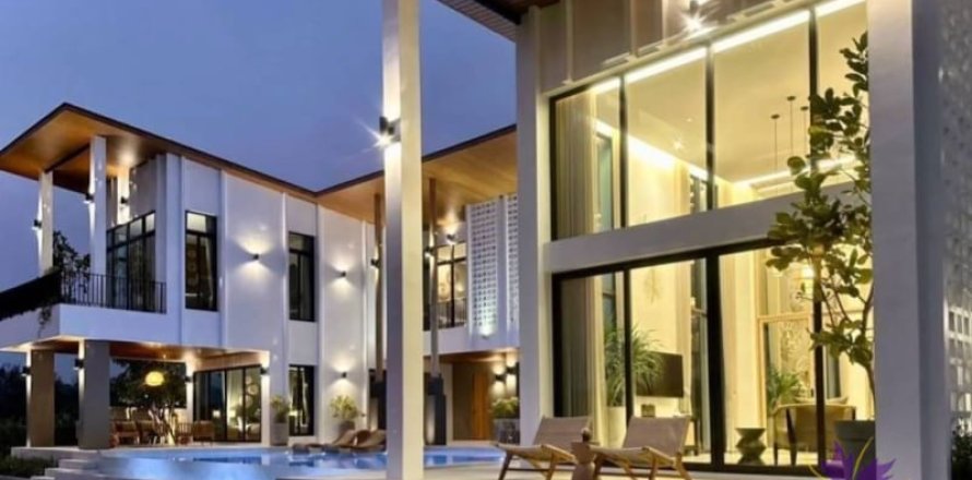 Вилла в Чиангмае, Таиланд с 5 спальнями № 162605