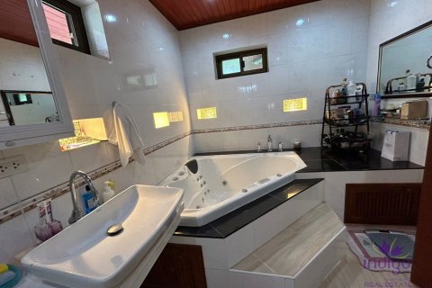 Коммерческая недвижимость в Чиангмае, Таиланд № 162602 - фото 14