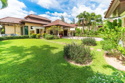 Villa in Phuket, Thailand 4 bedrooms № 173462 - photo 5