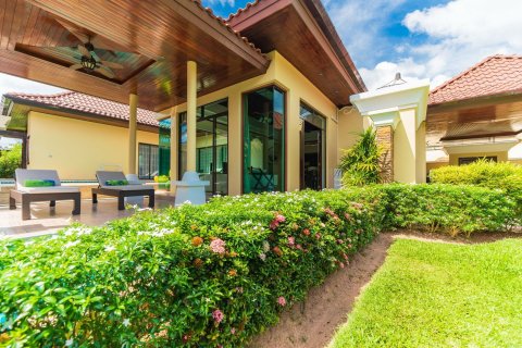 Villa in Phuket, Thailand 4 bedrooms № 173462 - photo 3